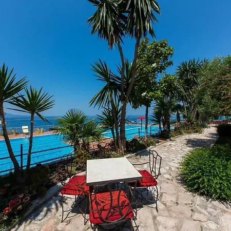 Bahamas Hotel 4*