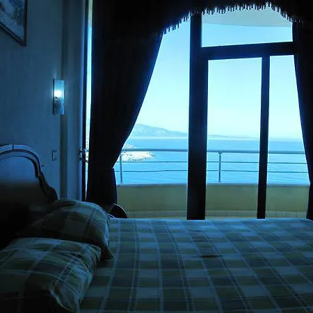 Hotel Bahamas